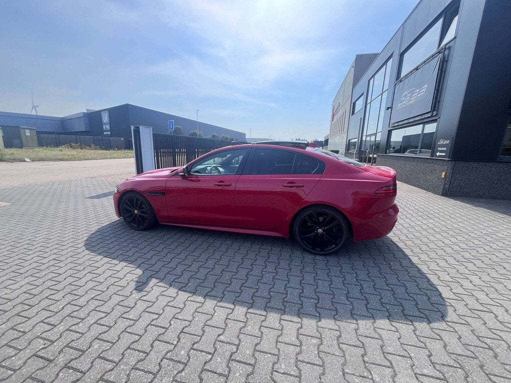 Jaguar XE 2.0 T P250 R-Dynamic/Pano/Leder/19"/CAM, Auto's, Automaat, 4 deurs, Achterwielaandrijving, Gebruikt