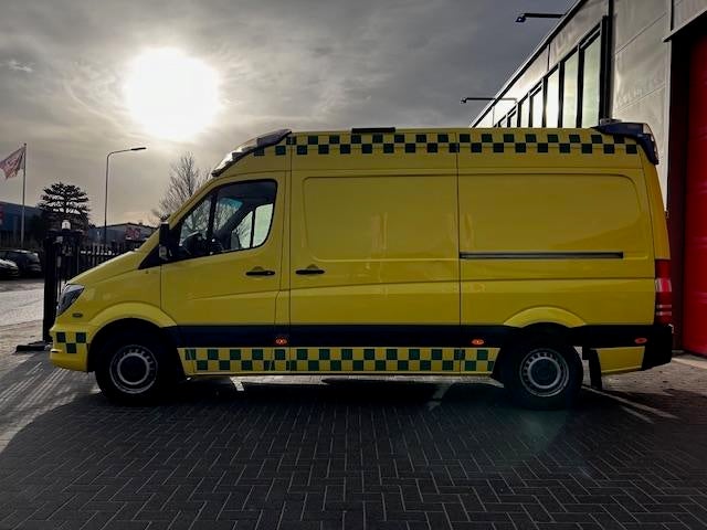 Mercedes-Benz 316 CDI L2H2 Ambulance (bj 2015), Auto's, Automaat, Gebruikt, Mercedes-Benz, Bedrijf