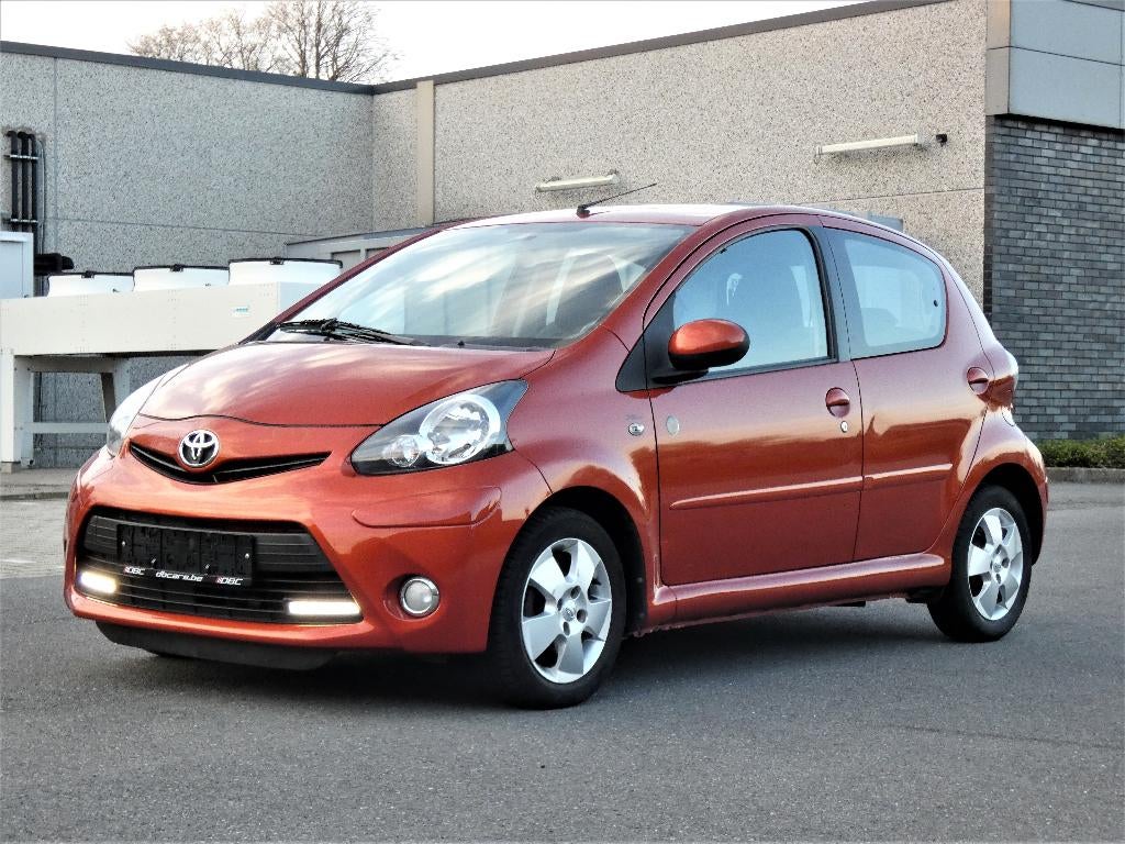 Climatiseur Toyota Aygo 1.0 VTT-i Orange Spice !, Autos, Toyota, Euro 5, Achat, Entreprise, Boîte manuelle