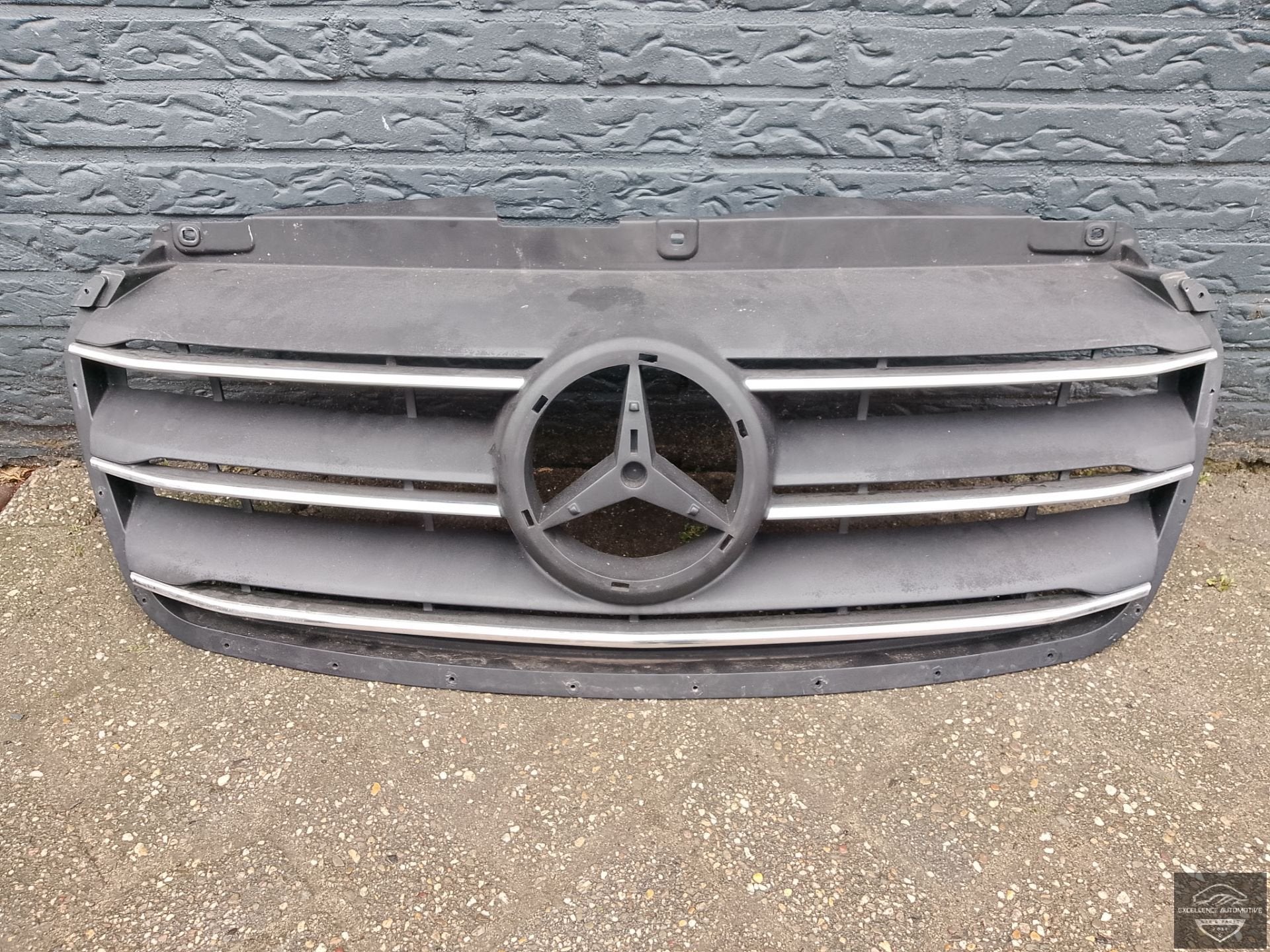 Calandre pour Mercedes Sprinter W907 W910 Camper 2019+, Mercedes-Benz AG, Mercedes-Benz, Utilisé, Mercedesstrasse 120
70372  Stuttgart, DE