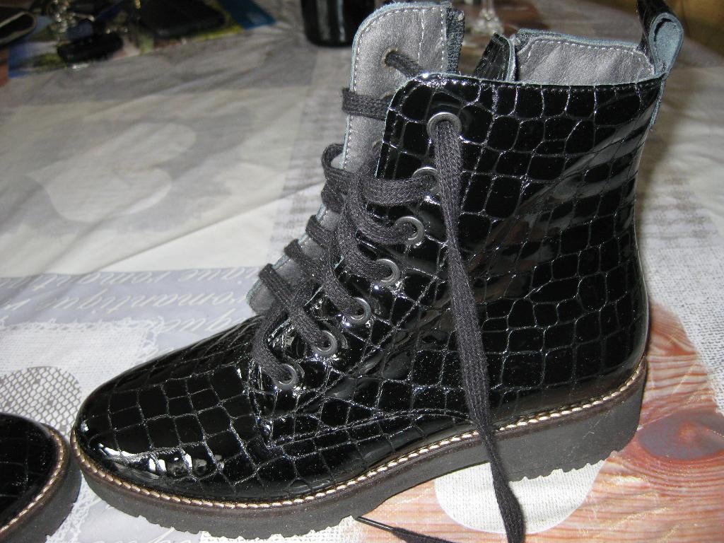 NIEUWE ENKELLAARZEN VAN ECHT LEER IN CROCO-STIJL - P37 -, PITILLOS, Zwart, Lage of Enkellaarzen, Nieuw