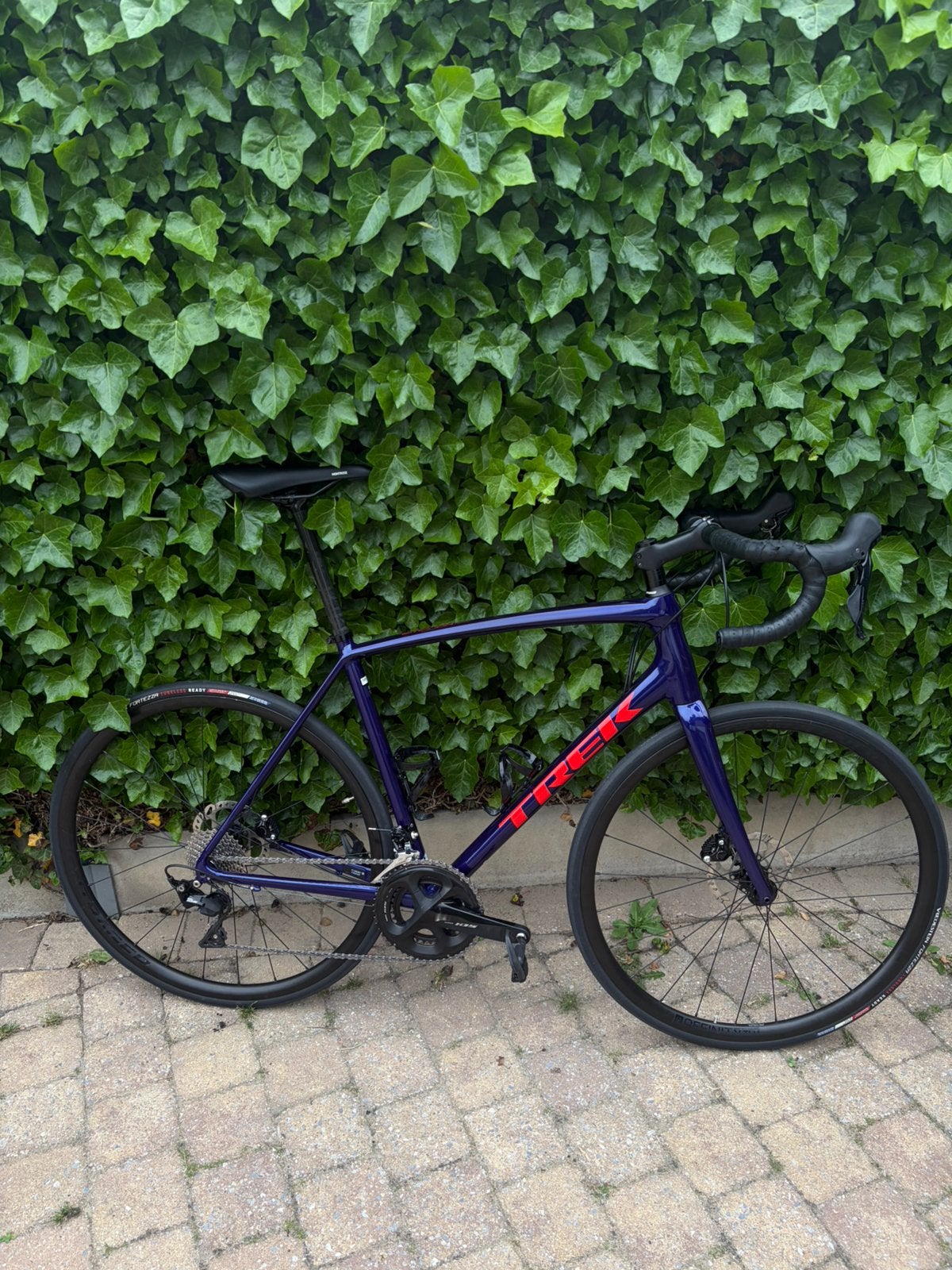 Trek emonda ALR5, Vélos & Vélomoteurs, Vélos | Vélos de course, Comme neuf, Autres marques, Plus de 20 vitesses, Frein à disque