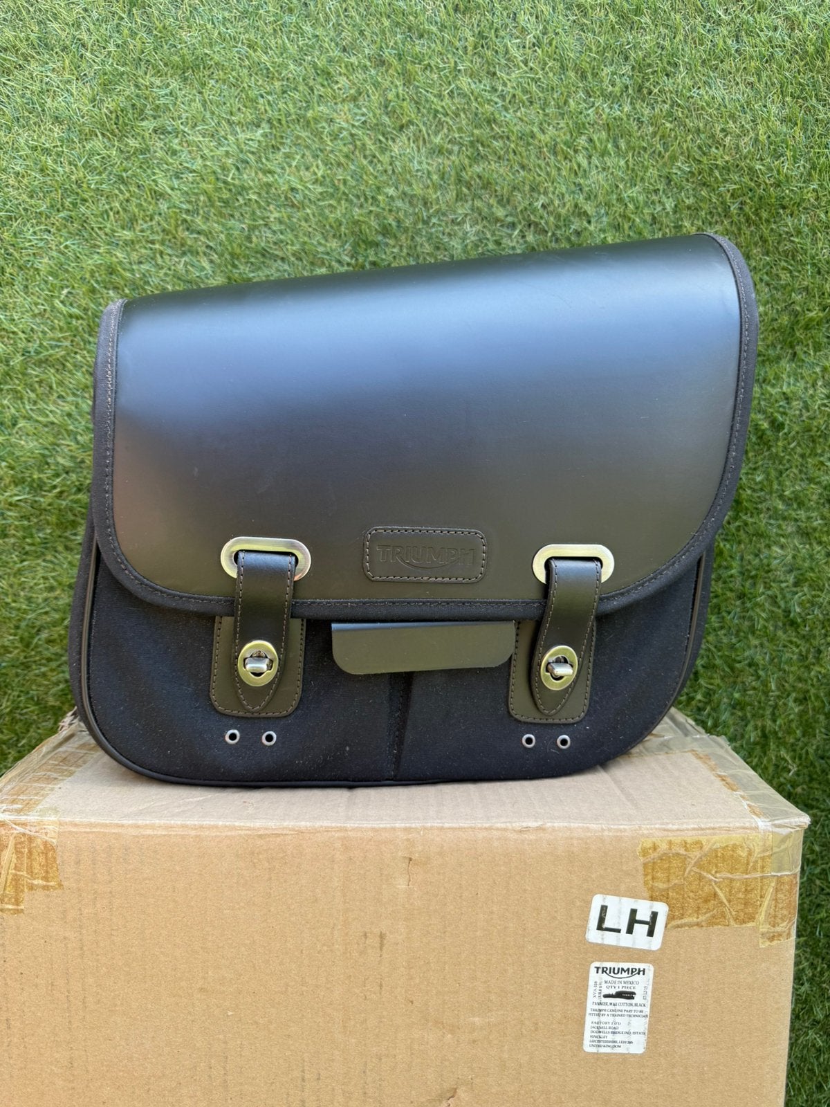 Triumph tassen voor Thruxton of Bonneville., Motos, Accessoires | Valises & Sacs, Enlèvement, Comme neuf