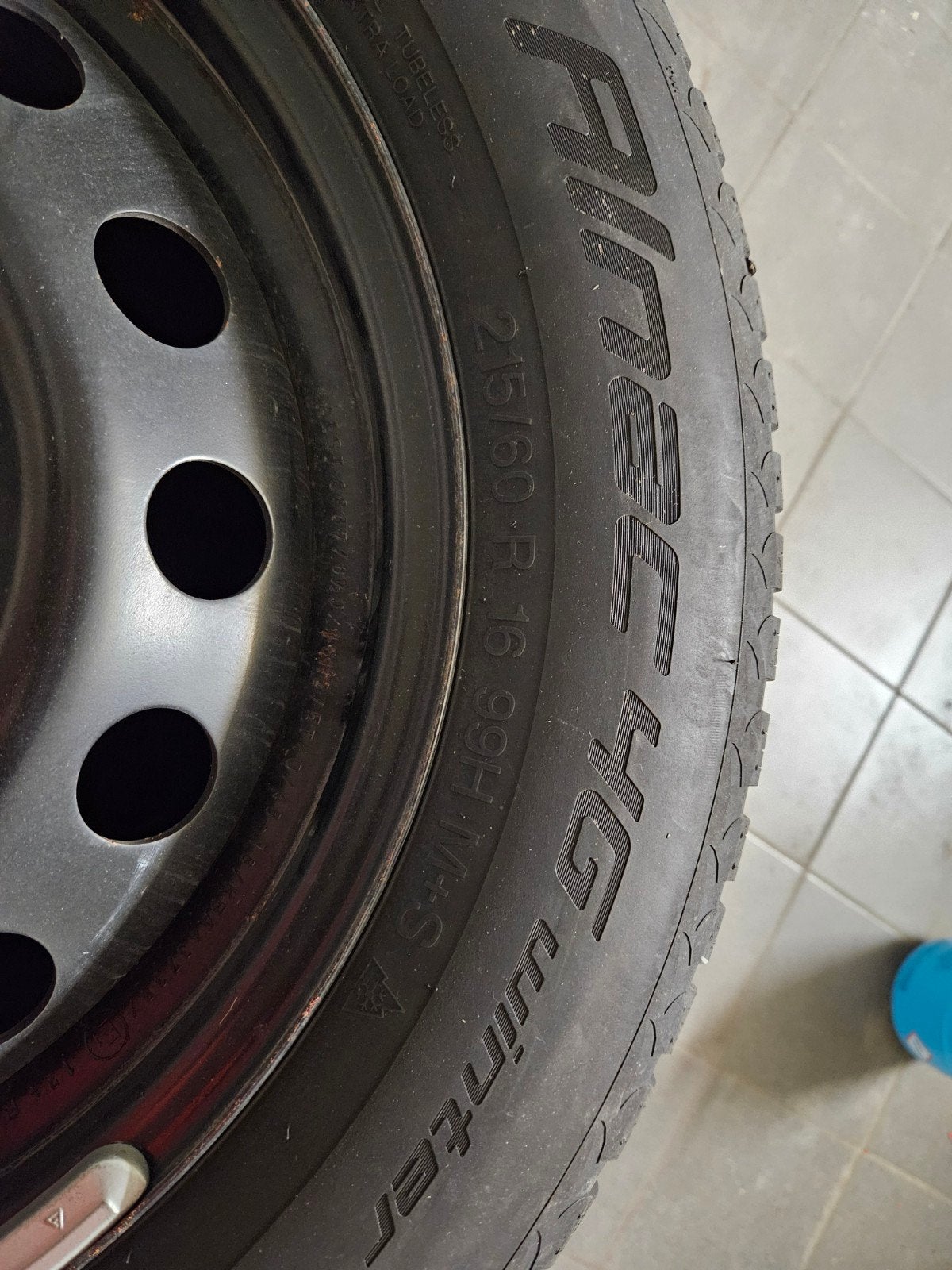 Apollo 215/60 R16 99H winterband, Ophalen