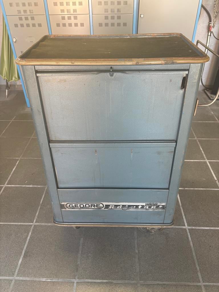 Gedore gereedschapwagen, Ophalen, Gebruikt