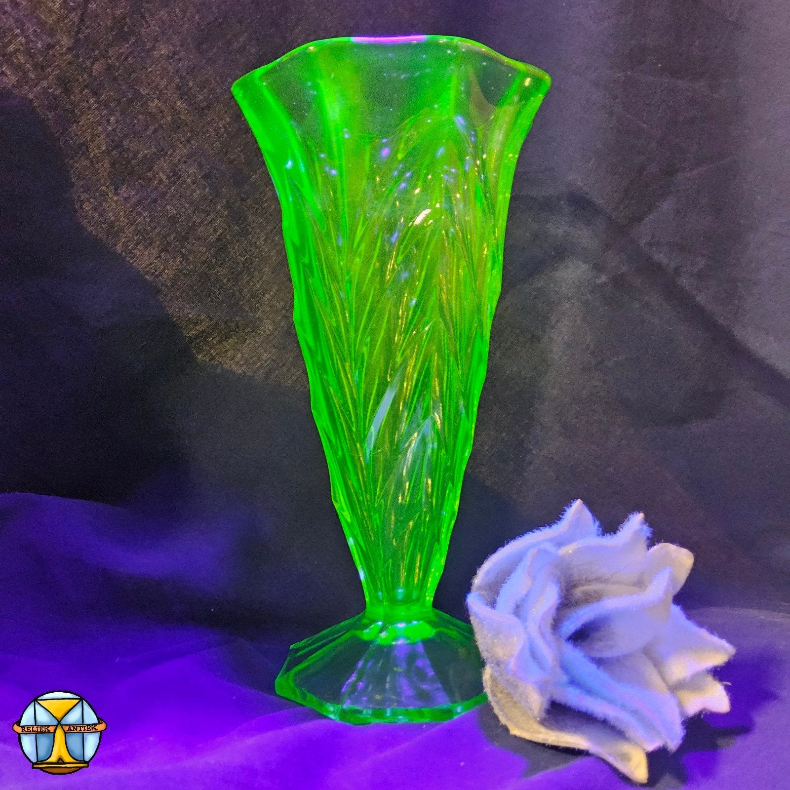 Vase en uranium bohème art déco antique/verre géométrique, Enlèvement ou Envoi