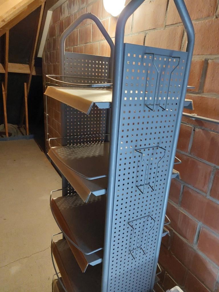 Stevig metalen  rek., Ophalen