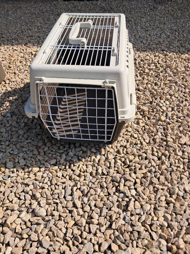 Honden/katten vervoer bak, Dieren en Toebehoren, Hondenbenches, Zo goed als nieuw, Ophalen