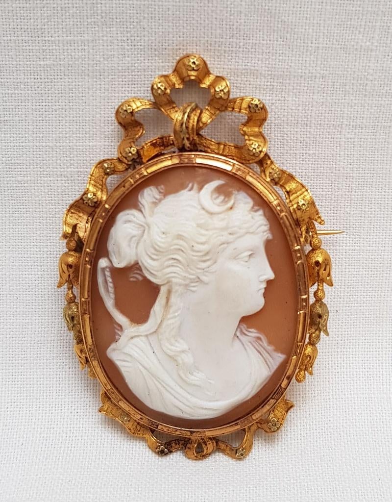 Broche ancienne CAMEO Diane, dorée., Enlèvement ou Envoi, Or, Broche