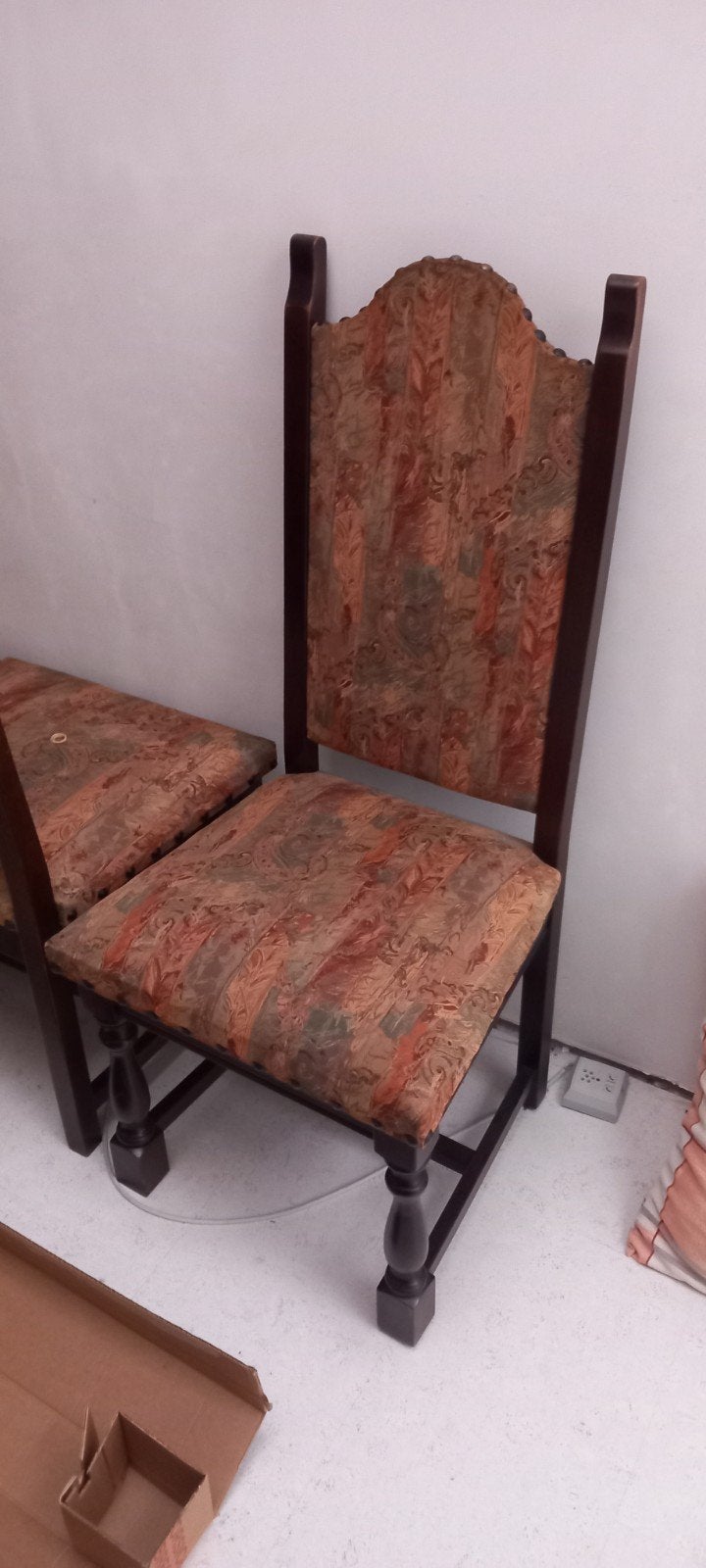 Chaises en bois avec revêtement en tissu marron, Antiquités & Art, Enlèvement