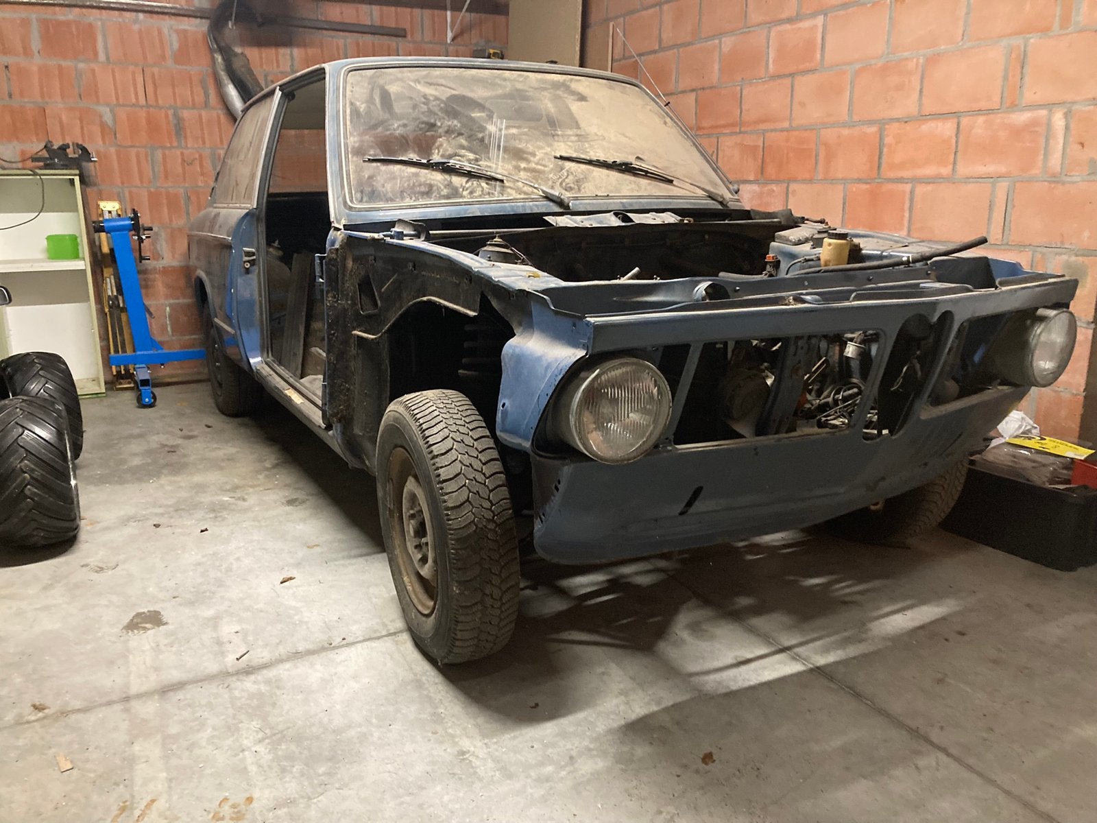 Bmw 2000 (2002) touring bj 72 oldtimer, Auto's, Voorwielaandrijving, 4 zetels, Zwart, Blauw