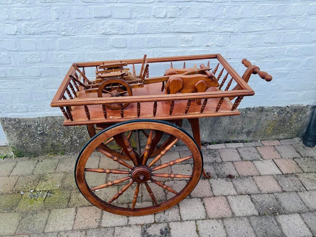 Gratis decoratieve kar tuinmeubel, Ophalen, Zo goed als nieuw