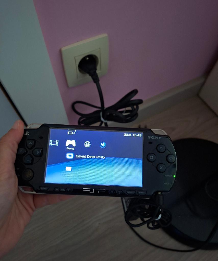 PSP 2004 - Piano Black, Games en Spelcomputers, Spelcomputers | Sony PSP, PSP, Zwart, Met games, Ophalen