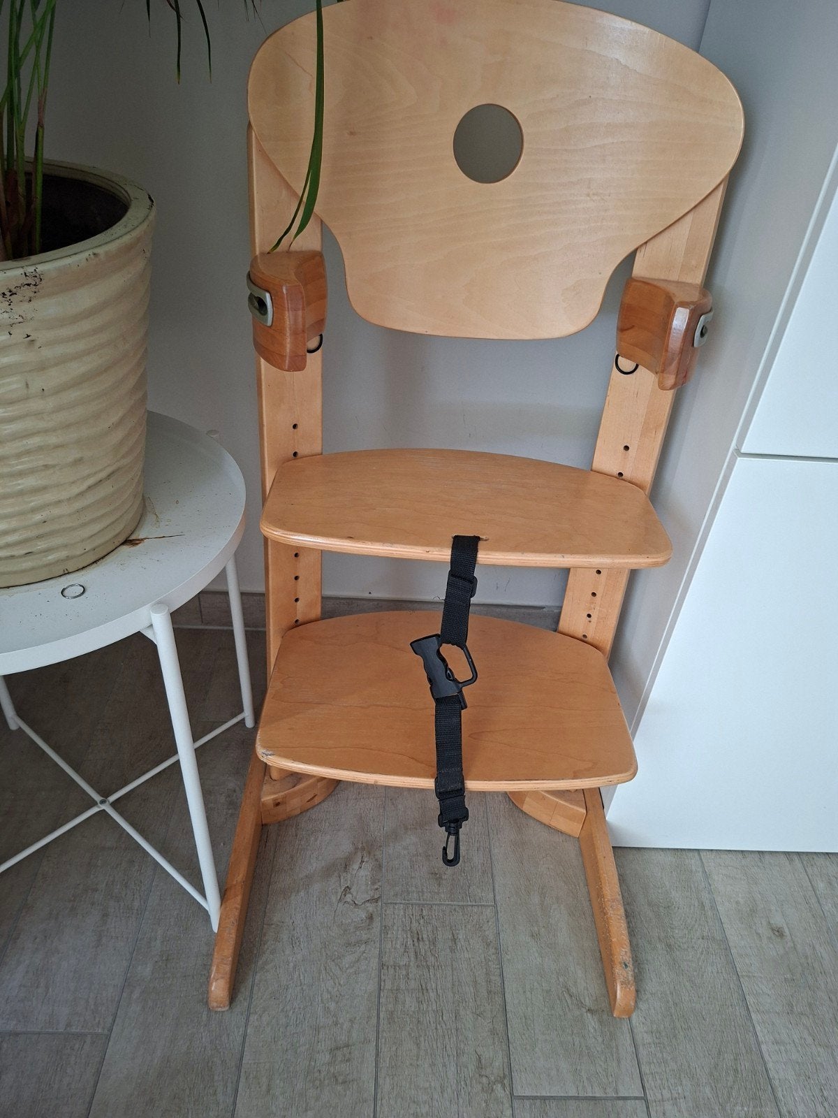 Eetstoel, Enlèvement