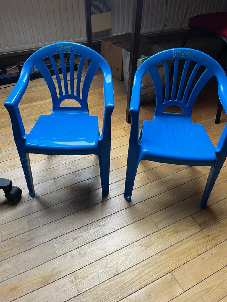 2 kinder stoel, Enlèvement, Utilisé, Plastique, Empilable