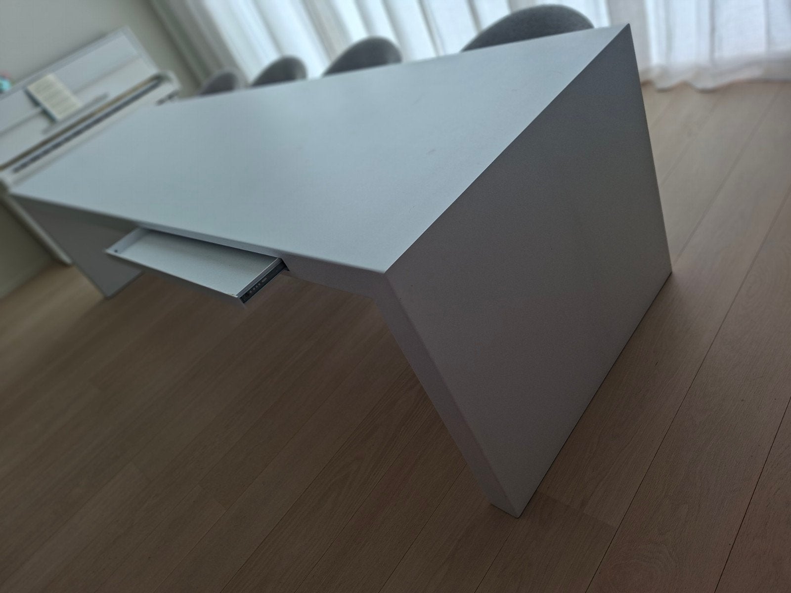 design tafel Colect, Enlèvement