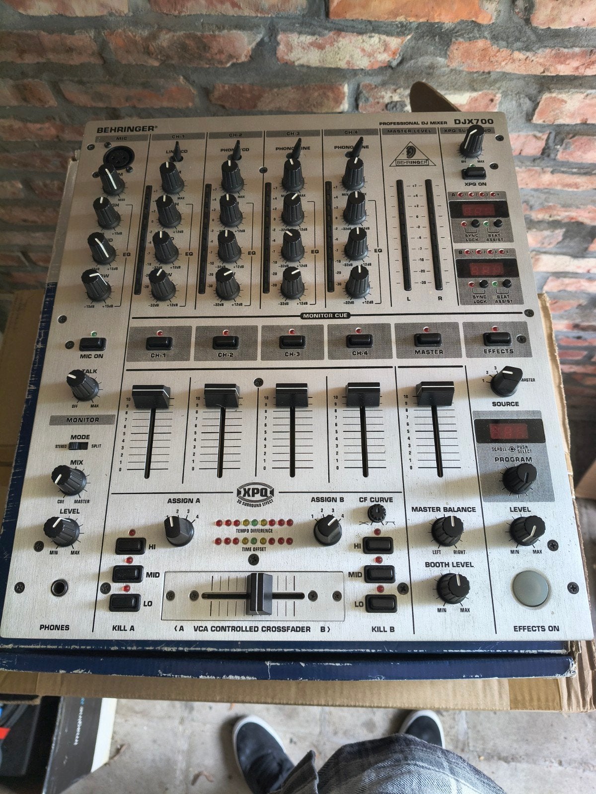 Behringer DJX700 DJ mengpaneel, Muziek en Instrumenten, Mengpanelen, Ophalen of Verzenden, Zo goed als nieuw, Minder dan 5 kanalen