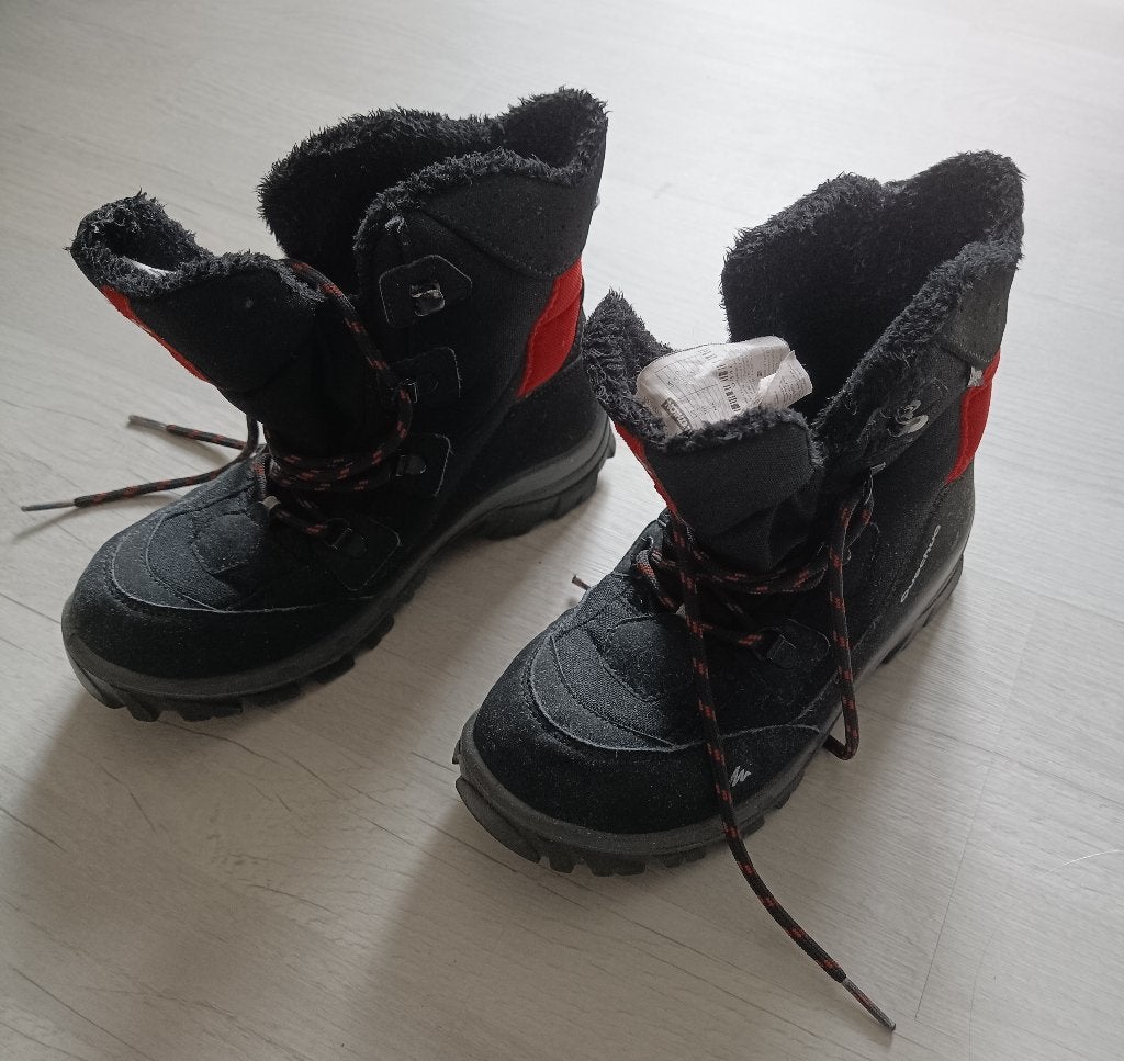 Decathlon schoenen, Kinderen en Baby's, Kinderkleding | Schoenen en Sokken, Gebruikt, Jongen of Meisje, Schoenen, Ophalen of Verzenden