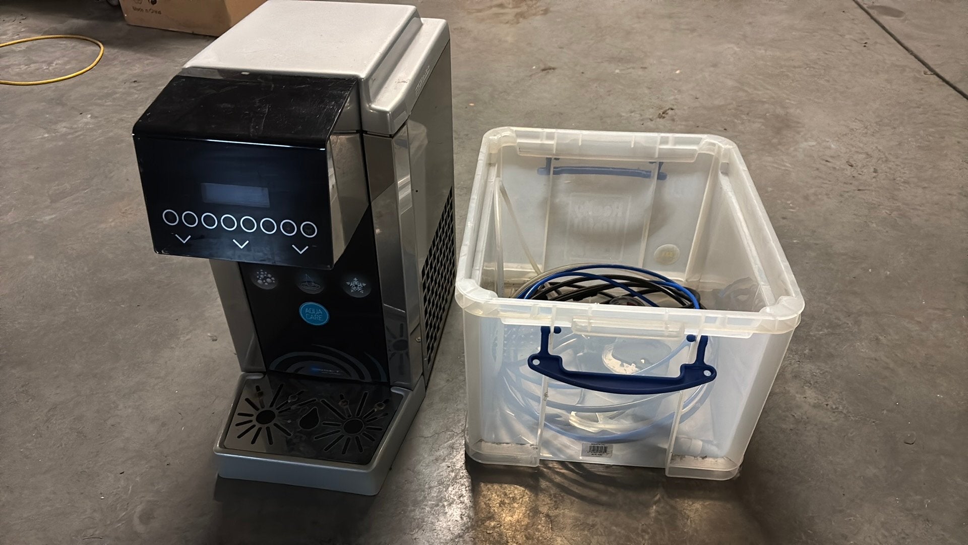Water dispecer, Zakelijke goederen, Ophalen, Gebruikt