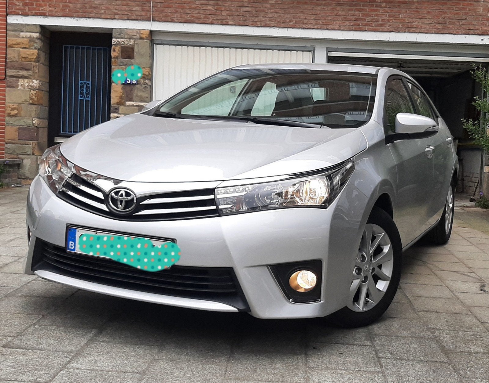 Toyota corolla 1.33l essence 60000 km!!!, Autos, Toyota, Achat, 4 portes, Particulier, 4 cylindres