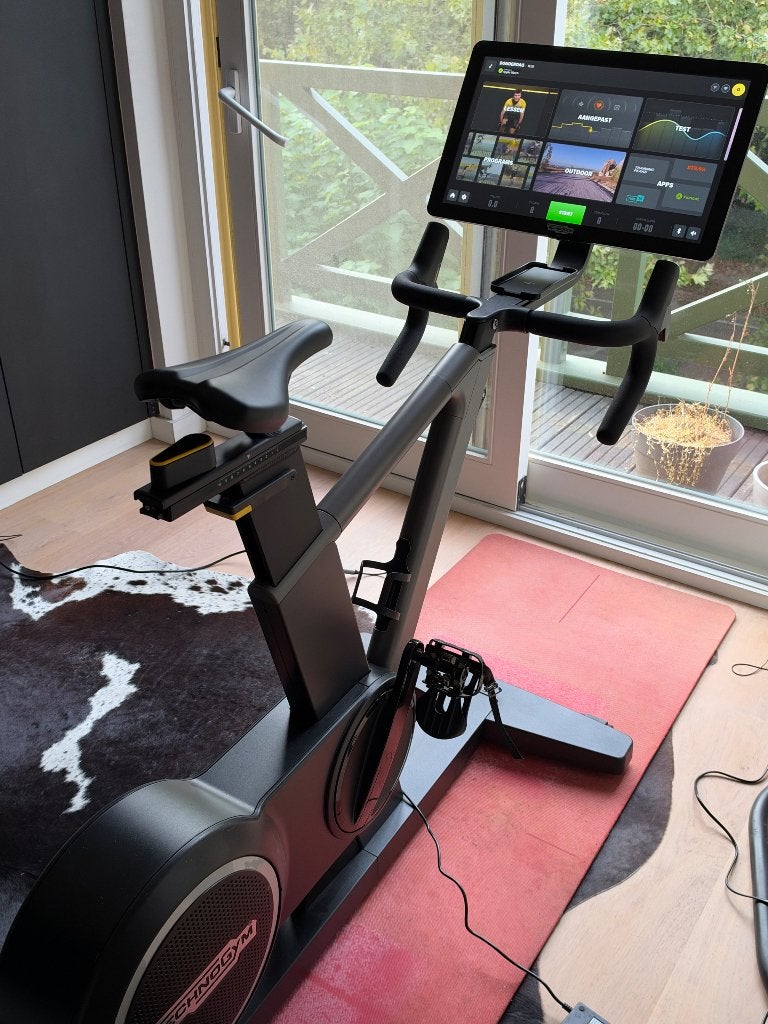 Technogym fiets, Sport en Fitness, Ophalen, Benen, Hometrainer, Nieuw