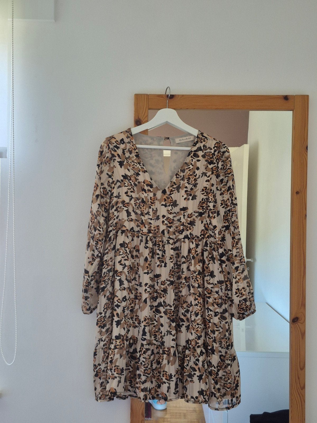 ROBES FEMME, Enlèvement