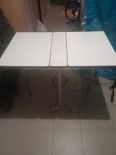 Stevig tafeltje, Ophalen, Kunststof, Gebruikt, 50 tot 100 cm