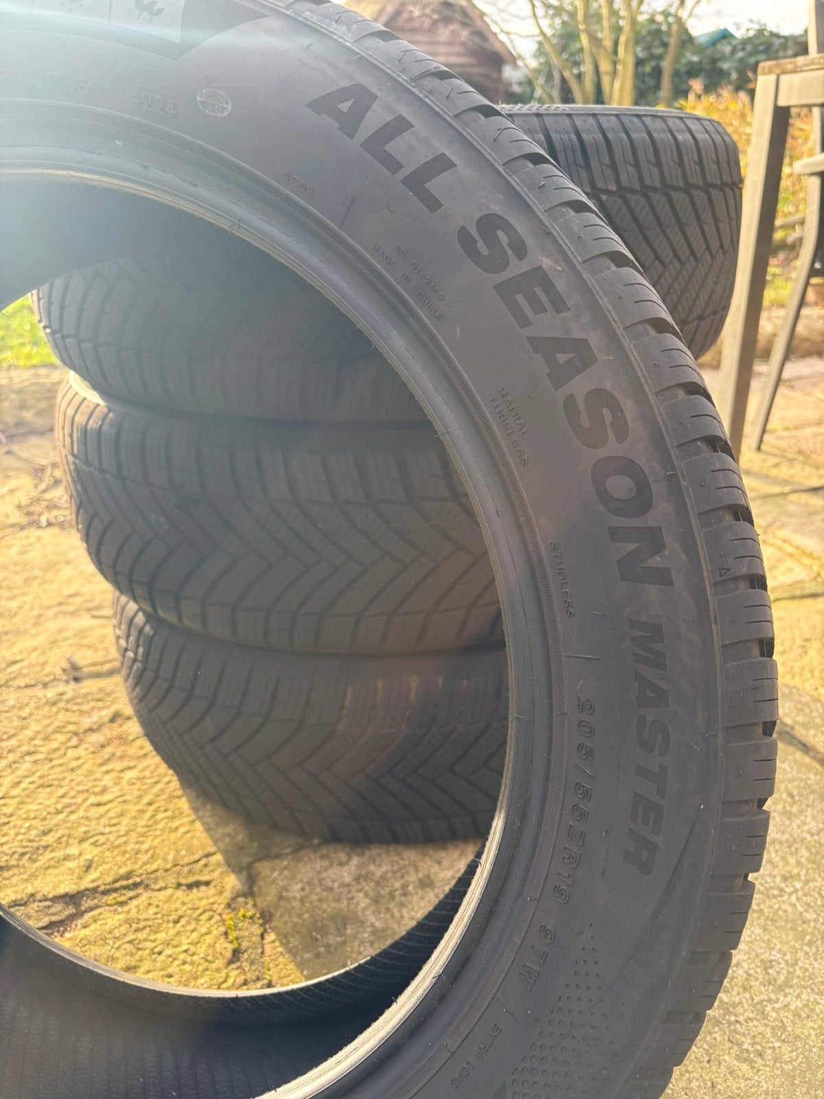 All season banden 205/55ZR19 minerva, Ophalen, Zo goed als nieuw