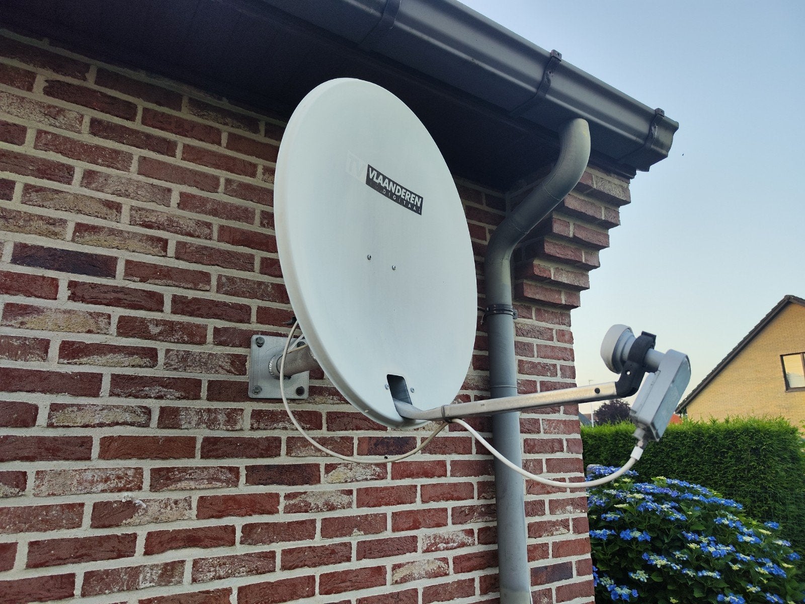 Schotelantenne tv vlaanderen, Audio, Tv en Foto, Schotelantennes, Ophalen, Gebruikt, (Schotel)antenne, Overige merken