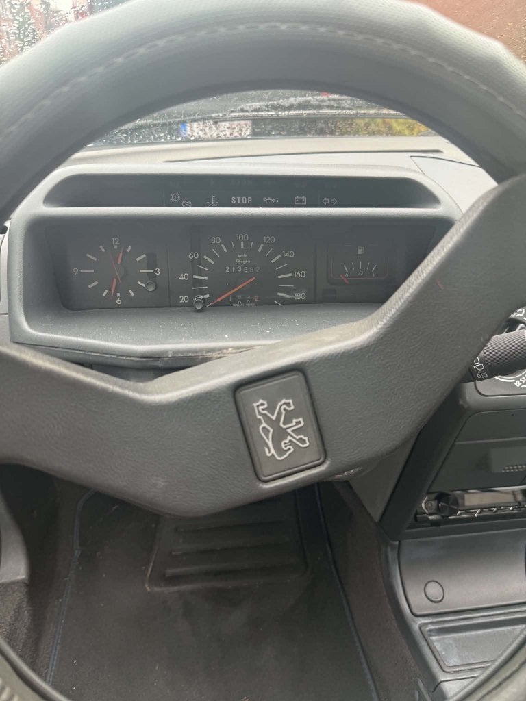 Peugeot 205 XR - oldtimer, herstelproject, foto 8