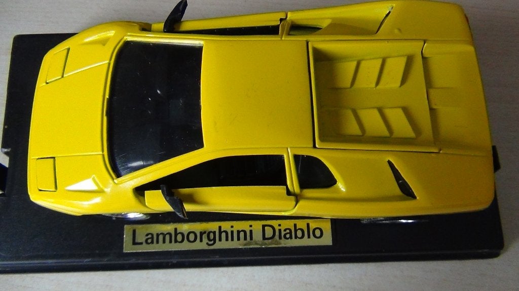 voiture 1/24 lamborghini diablo jaune, Hobby & Loisirs créatifs, Enlèvement ou Envoi, Neuf, Voiture, Autres marques