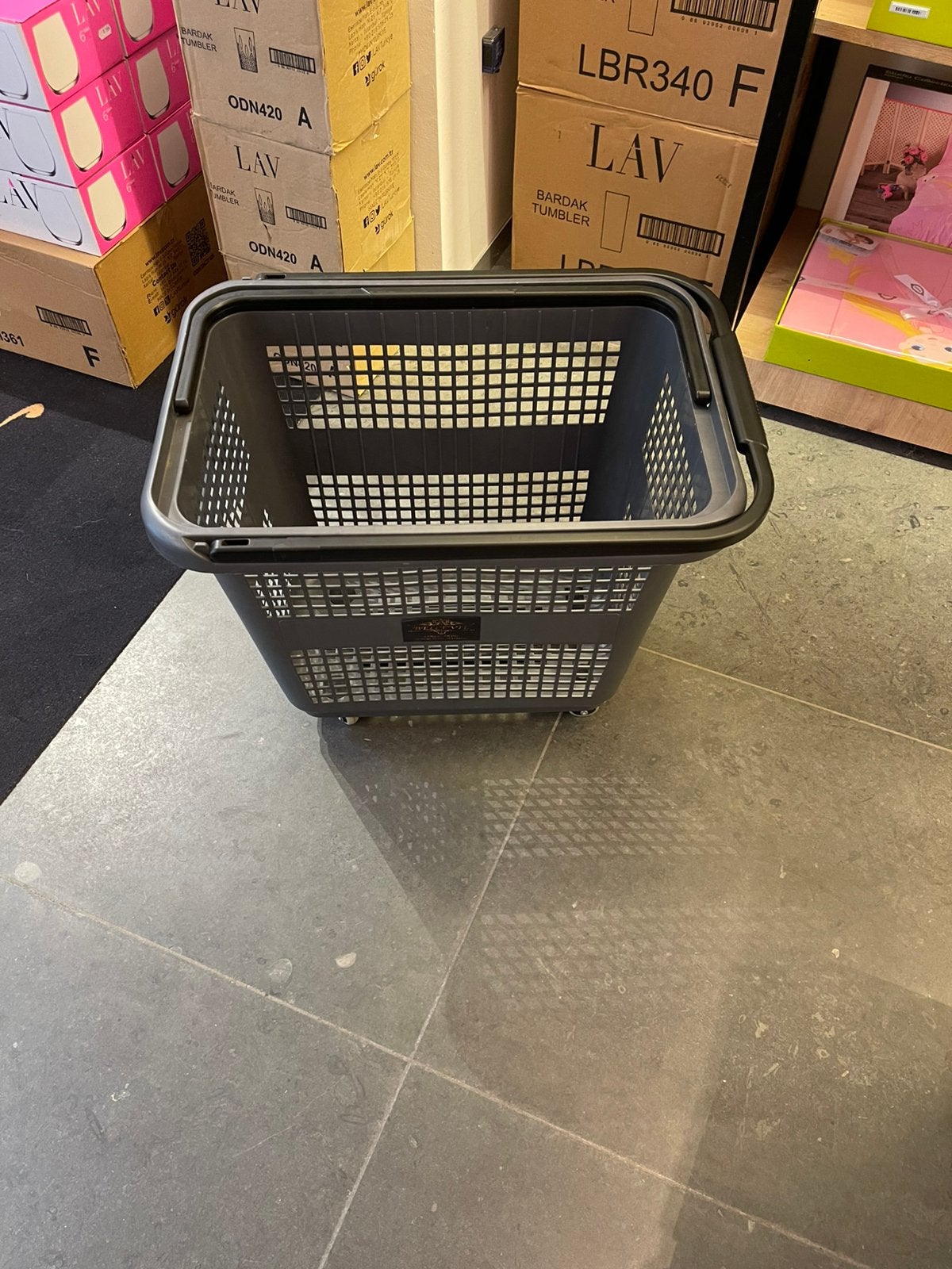 Te koop winkelmandjes met 4 wiel nieuw, Ophalen