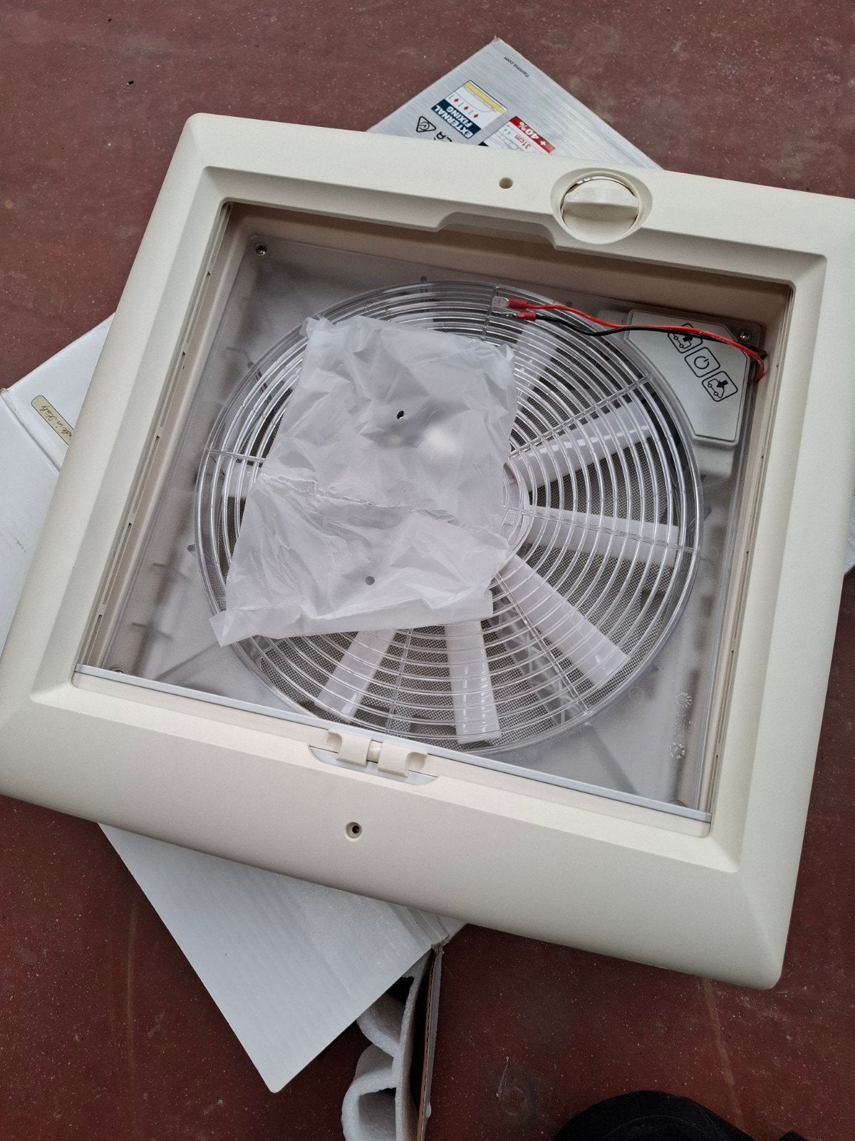 Ventilateur 12 volts pour camping-car - Caravan, Caravanes & Camping, Enlèvement, Comme neuf