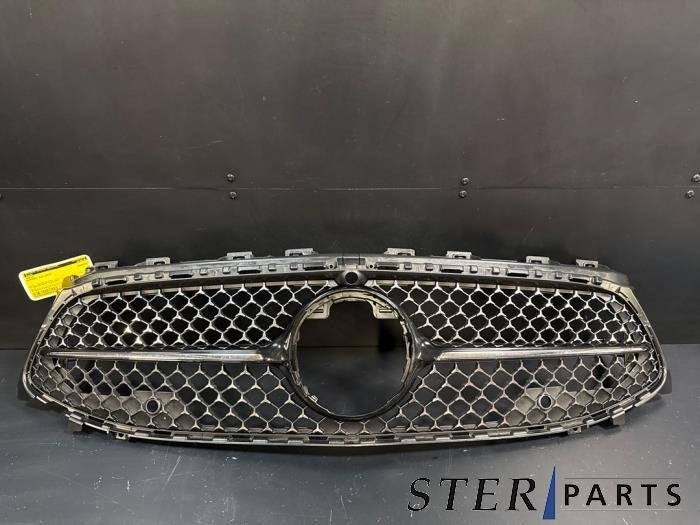 Calandre d'un Mercedes CLA (9040), 3 mois de garantie, Utilisé, -, -
