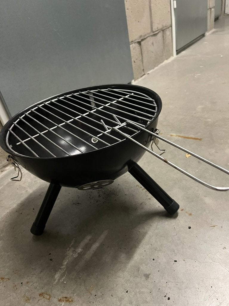 Tafel BBQ, Tuin en Terras, Ophalen, Zo goed als nieuw
