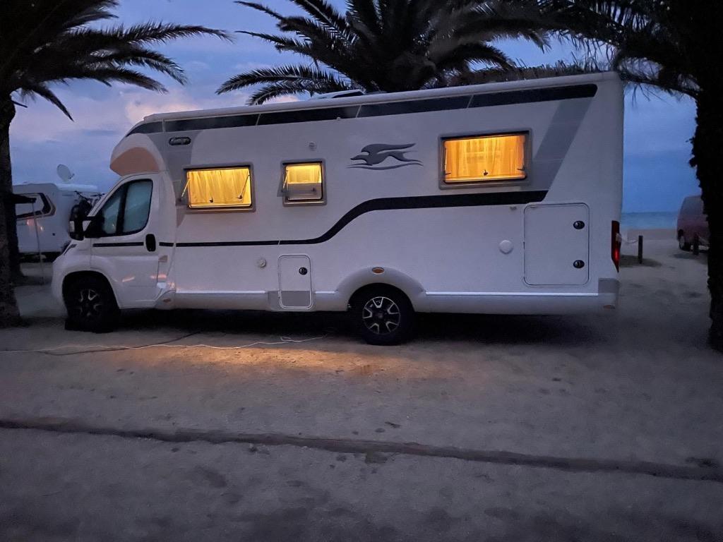 Superbe LAIkA ECOVIP  412  4 saisons/4 personnes   19.200kms, Jusqu'à 4, Toilette à cassette, Fiat, Boîte manuelle