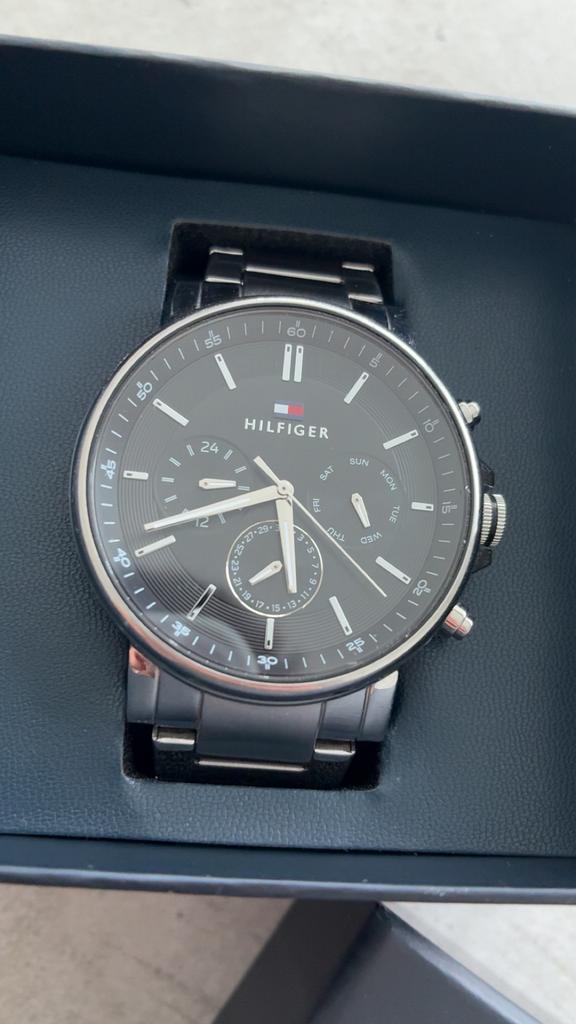 Horloge Tommy Hilfiger, Handtassen en Accessoires, Horloges | Heren, Staal, Polshorloge, Zo goed als nieuw, Zilver