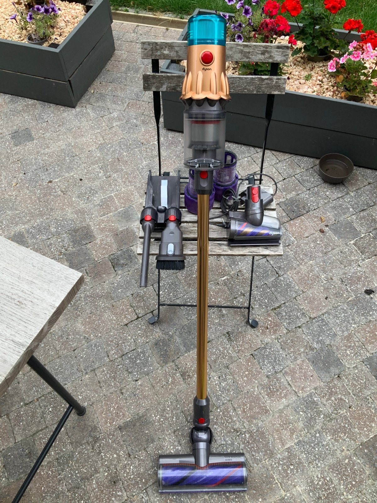Te koop: draadloze steelstofzuiger Dyson V12 Detect Slim, Elektronische apparatuur, Stofzuigers, Gebruikt, Stille werking, Ophalen of Verzenden