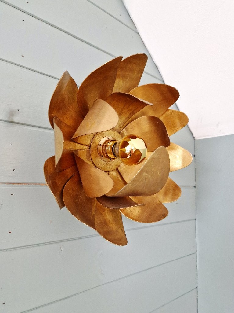 Wandlamp met bloemen in goudkleurig metaal, jaren 60-70, Ophalen of Verzenden