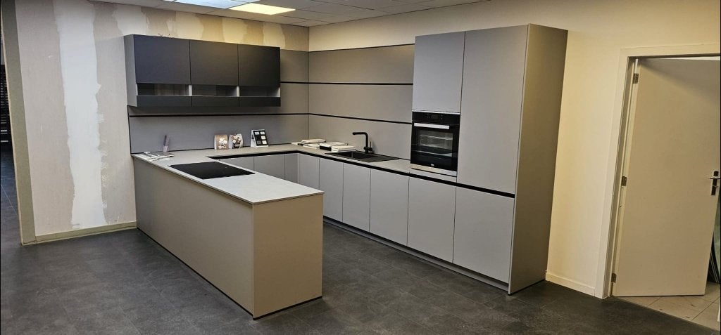 voledige keuken grijs greeploos, Huis en Inrichting, Keuken | Complete keukens, U-keuken, Nieuw, Ophalen of Verzenden, Grijs