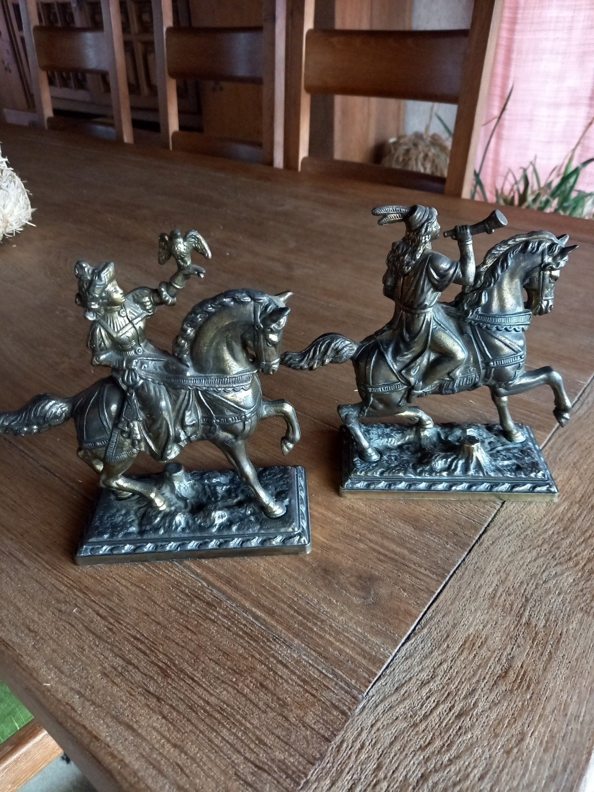 2 messing beeldjes, Ophalen