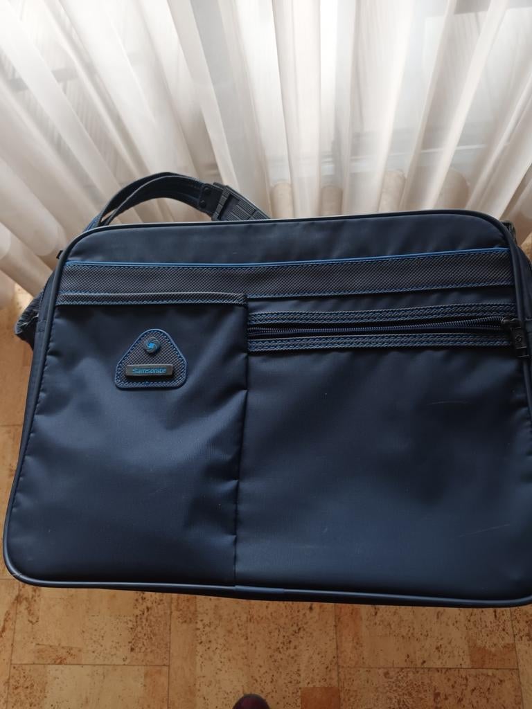 Praktisch nieuwe ruime schoudertas "SAMSONITE ", Ophalen of Verzenden