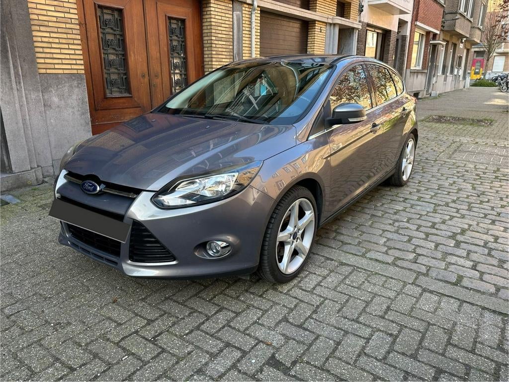 Ford Focus 1.6i essence 2014 avec 125 000 km de titane, Focus, 5 places, Bluetooth, Particulier