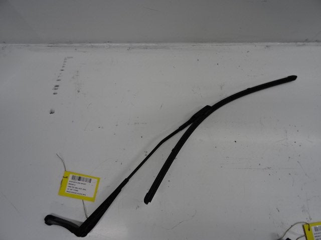BRAS ESSUIE GLACE AVANT GAUCHE Audi A4 Avant (B8), Utilisé, Audi