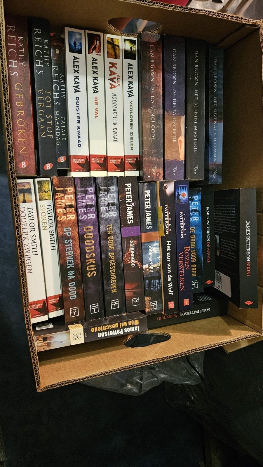 Doos met 25 boeken, Ophalen