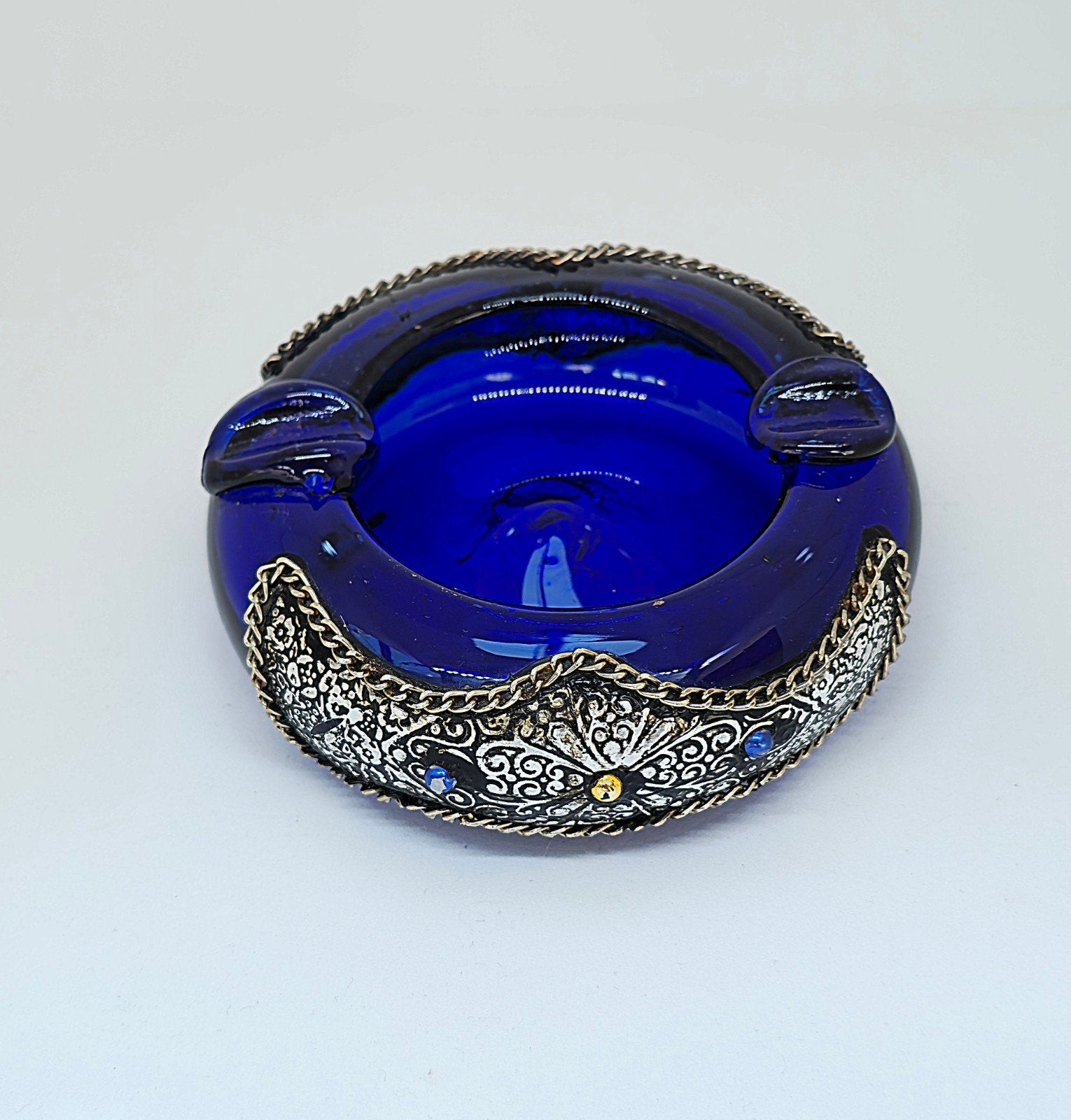 Kobaltblauwe Glazen Asbak met Zilverkleurig Filigraal, Antiek en Kunst, Ophalen of Verzenden