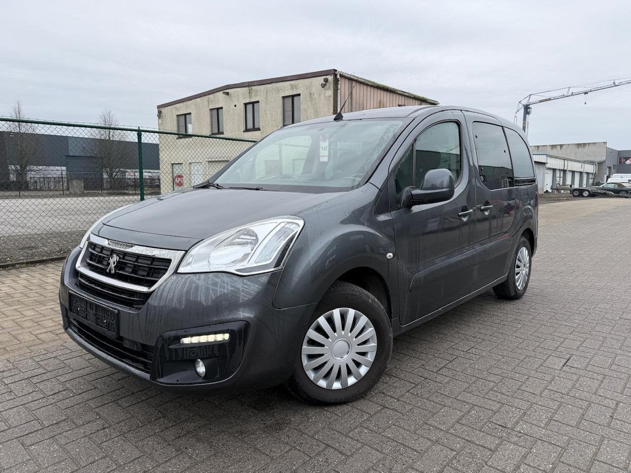 Peugeot Partner 1.2 Benzine | Trekhaak | Camera | Nieuwe rie, Achat, 1295 kg, Entreprise, 5 portes