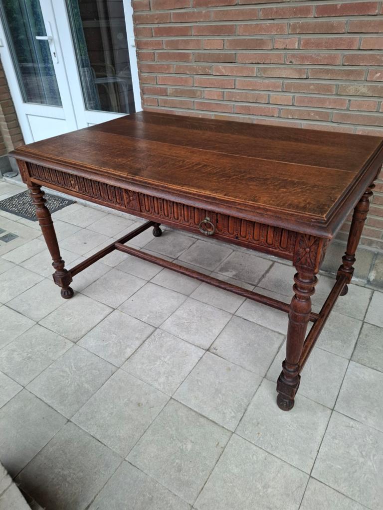 Bureau style Henri II en chêne sculpté, Antiquités & Art