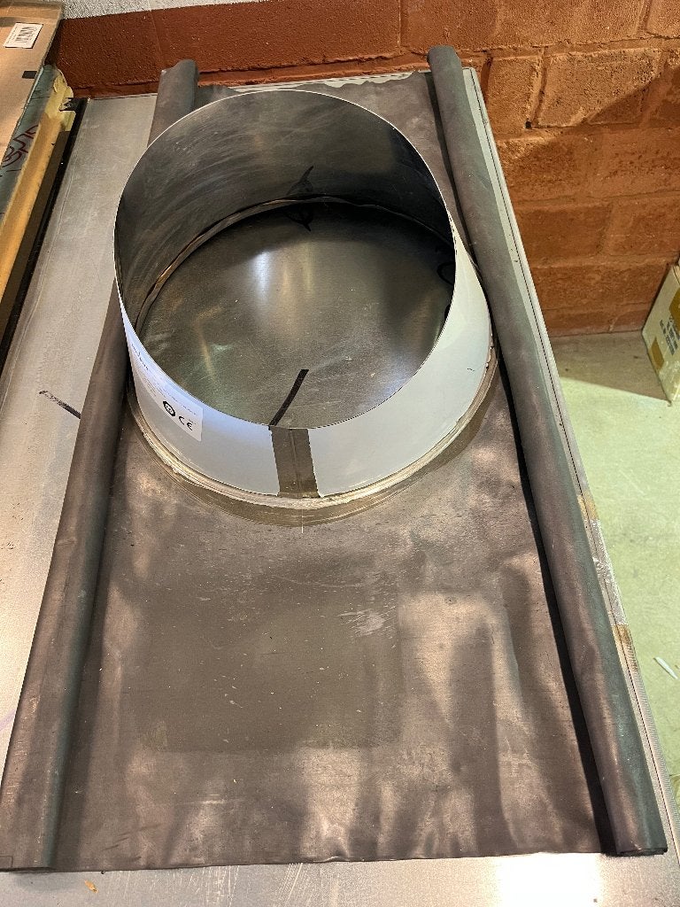 Solin de toiture pour cheminée double paroi 200 mm, Enlèvement, Neuf, Cheminée au bois