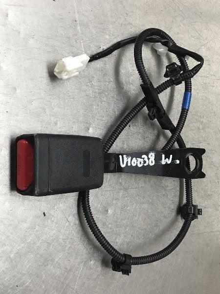 BOUCLE DE CEINTURE DE SECURITE AVANT GAUCHE Subaru Trezia, Utilisé, Subaru